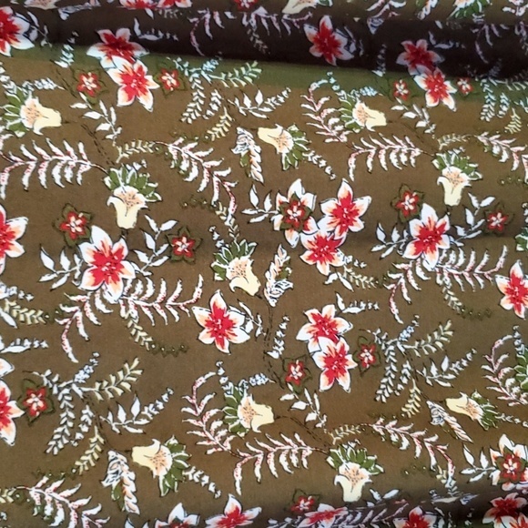 3 for $30 Lily Morgan tank topsize medium. - Picture 2 of 4